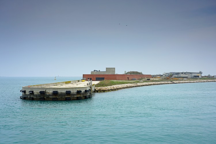 O projeto de infraestrutura do MOSE. Imagem via Shutterstock